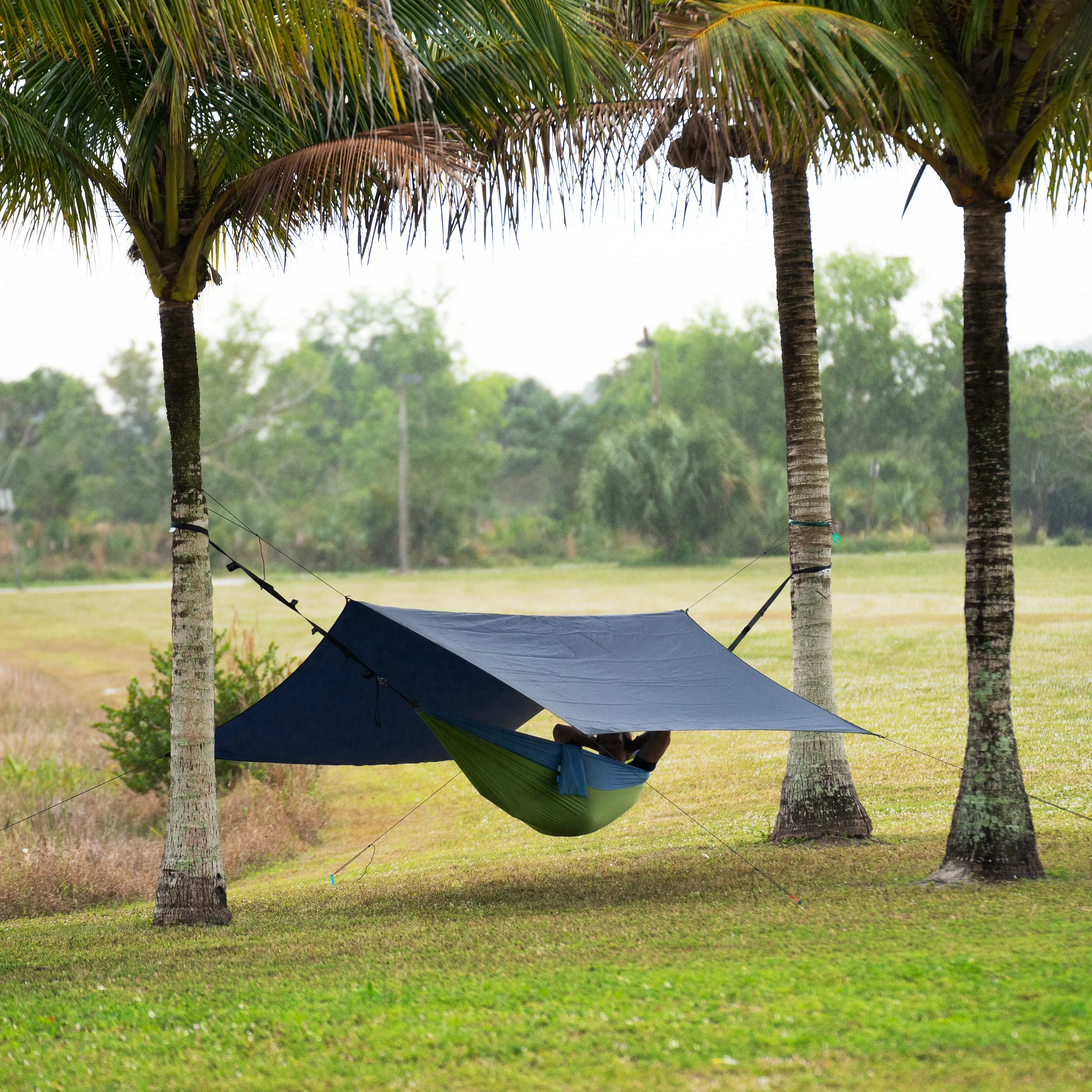 Cozy Camper Bundle | Camping Hammock   Rain Shelter