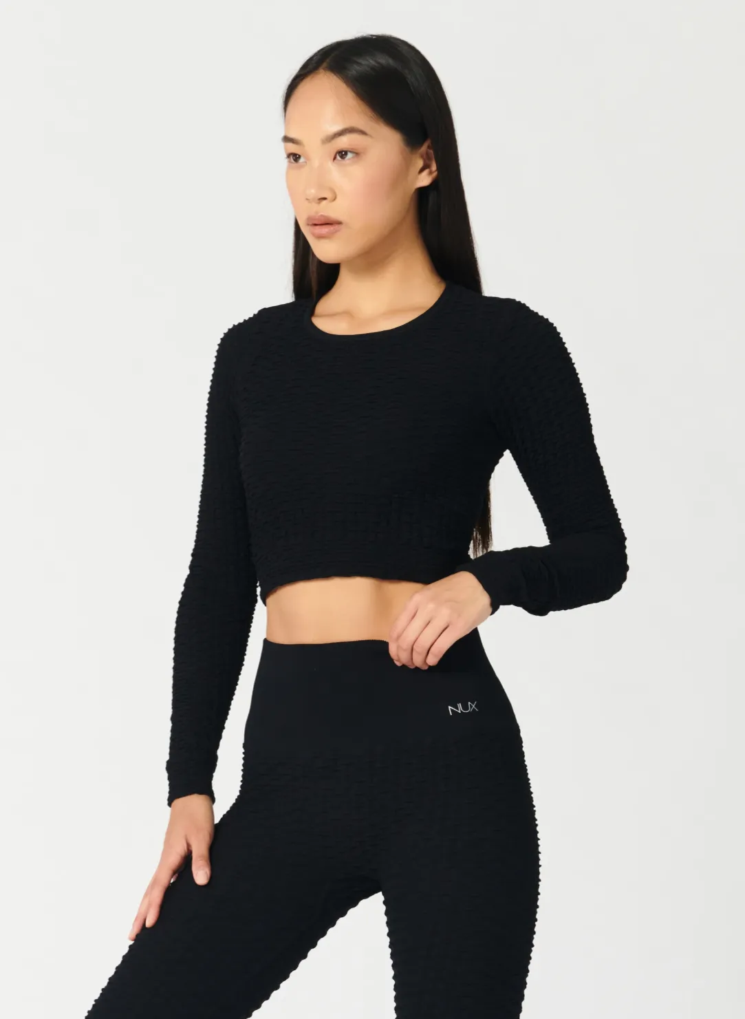 Layer Up Crop -Black