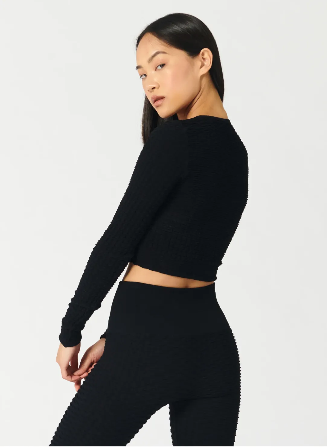 Layer Up Crop -Black